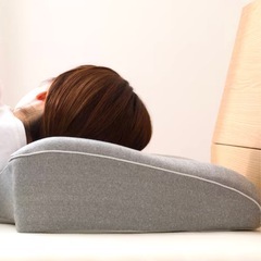 【中古】ニトリ　横向き寝も仰向け寝もラクな低反発まくら(ナチュラルフィットプレミアム定価約5000円商品の画像