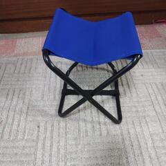 折り畳みイスの画像