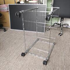 美品 スチールラック キャスター付きの画像