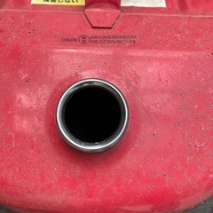 決まりました携行缶２つの画像