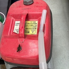 決まりました携行缶２つの画像