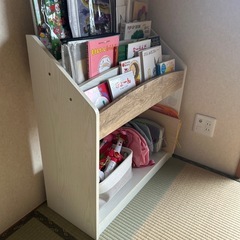 本棚　絵本だなの画像