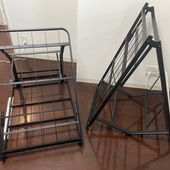 【期間限定、急募！格安出品中★】ZINUS 折りたたみベッドの画像