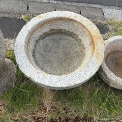 石　臼　金魚　メダカ　鉢　水張り　睡蓮の画像