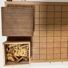 駒は全部揃っている将棋盤付き