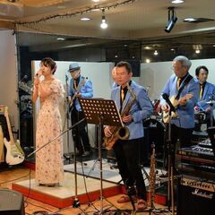 女性ボーカルさん２人募集（バンド経験者）