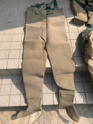 釣り具　バス釣り用フローターセット(厚手ウェダー、フローター(チューブ入り)、フィン、収納袋) 中古品