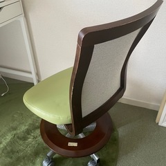 カリモク　椅子の画像