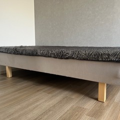 IKEAのシングルベッドを無料の画像
