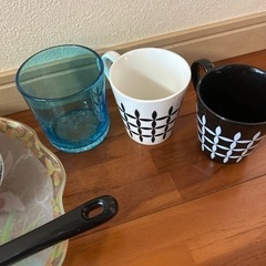 フライパン♦️ラーメン皿♦️コップ琉球グラスガラス♦️おたま湯のみの画像