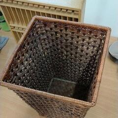 0709-008 ラタンごみ箱の画像
