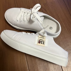 スニーカーの画像