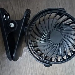 360° フリップデスクファン - ポータブルミニUSBデスクファン、調整可能なヘッド、充電式リチウムバッテリー、複数のカラーオプション、家庭、オフィス、寮、リビングルーム、ベッドルームの画像