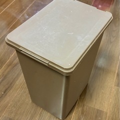 ゴミ箱