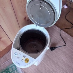 電気ポットの画像