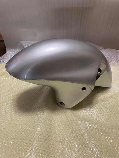 スズキ　隼フロントフェンダー