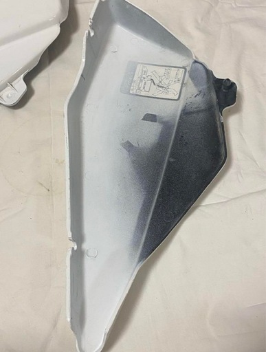 ヤマハ　RZ250サイドカバー