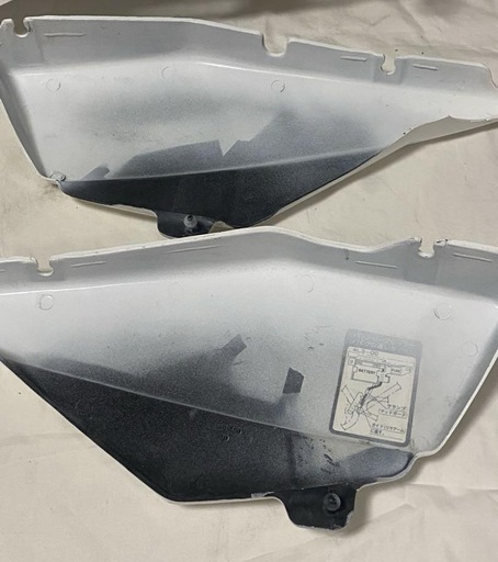 ヤマハ　RZ250サイドカバー