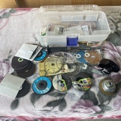 LIFELEX ディスクグラインダー 中古品 動作確認済み 替刃 付属品あり ケース付きの画像