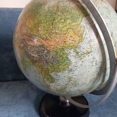 地球儀(中古）の画像