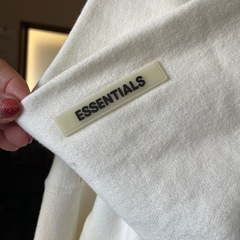 エッセンシャルズ パーカーの画像