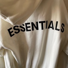 エッセンシャルズ パーカー