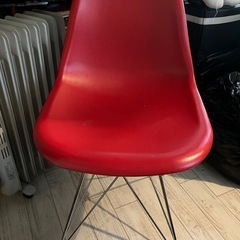 イームス　Red chairの画像