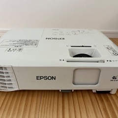 EPSONプロジェクターEB-WO5の画像
