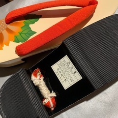 本日限定 新品　高級桐下駄　レディス下駄　単品　アイボリーひまわりの画像