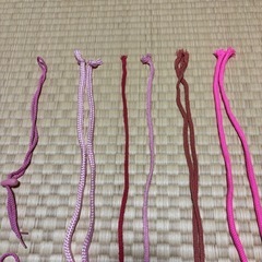 ★50円3個で100円★紐あまり50本以上の画像