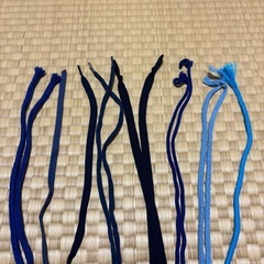 ★50円3個で100円★紐あまり50本以上の画像