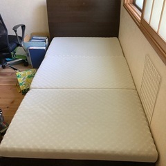 シングルベッド（マットレス付）の画像