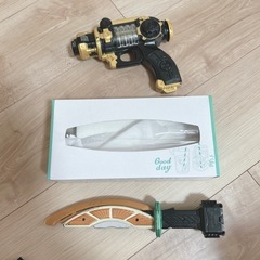 剣　銃　おもちゃの画像