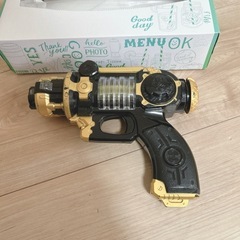 剣　銃　おもちゃの画像