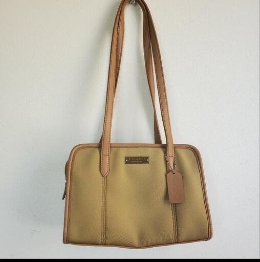 ★PRADA カメラ ショルダー バッグ★ PRADA カメラバッグ非常識な値段交渉は即削除します （COACH