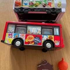 アンパンマン　バスと電車の画像