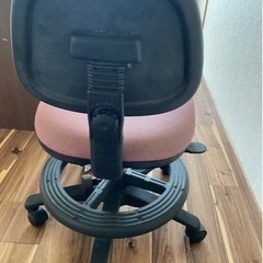 学習用チェアーの画像