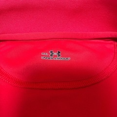UNDER ARMOUR ティーシャツ　赤の画像
