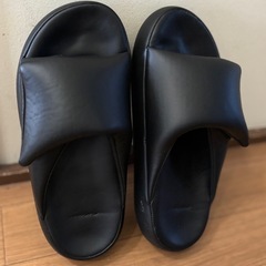 厚底パフサンダルの画像