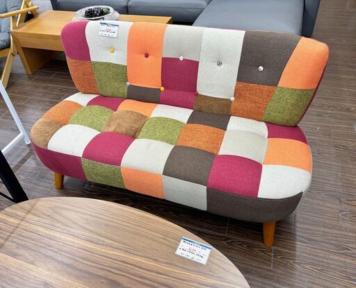 札幌 東区 不二貿易 ソファ 2人掛け 幅123×奥行67×高さ68cm パッチワーク オレンジ 2WAY 脚取り外し可能 ローソファ デイジー  丸いデザイン かわいい リビング家具
