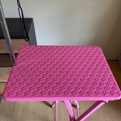 トリミングテーブルの画像