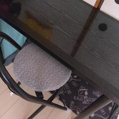 リビングテーブルの画像