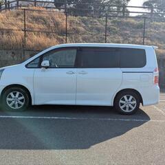 トヨタ ノア ZRR70 車検 残あり パワースライド 回転シート モニターの画像