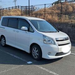 トヨタ ノア ZRR70 車検 残あり パワースライド 回転シート モニターの画像