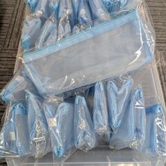 【無料】ブルー メッシュペンケース ポーチ 30個ほどの画像