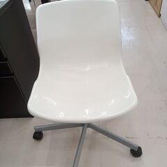 リユースのサカイ栃木店★ジモティ割あり★ IKEA 椅子 ホワイ...