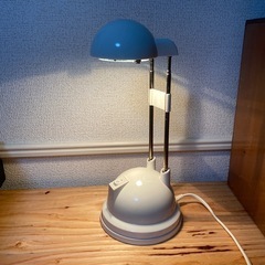 90年代のIKEAのデスクライトの画像
