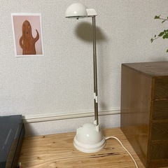 90年代のIKEAのデスクライトの画像
