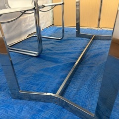 【バナナ苫小牧】 ダイニングテーブルセット 本革イス4脚 ホワイト 汚れ有の画像