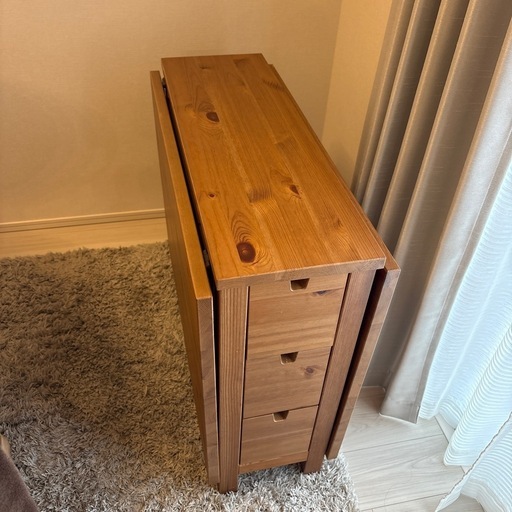 IKEAのダイニングテーブル